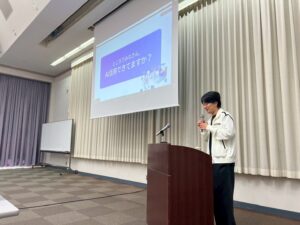 リアルセミナーで講義するりゅうけん